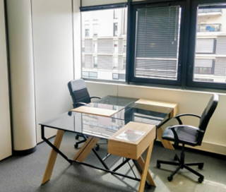 Bureau privé 15 m² 4 postes Coworking Rue Victor Lagrange Lyon 69007 - photo 1